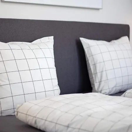 4 Personen In アパート