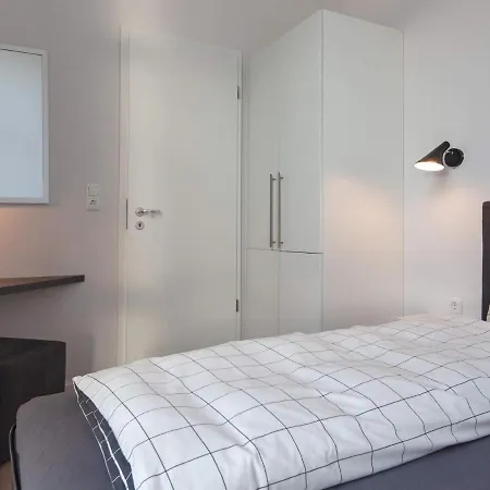 4 Personen In アパート